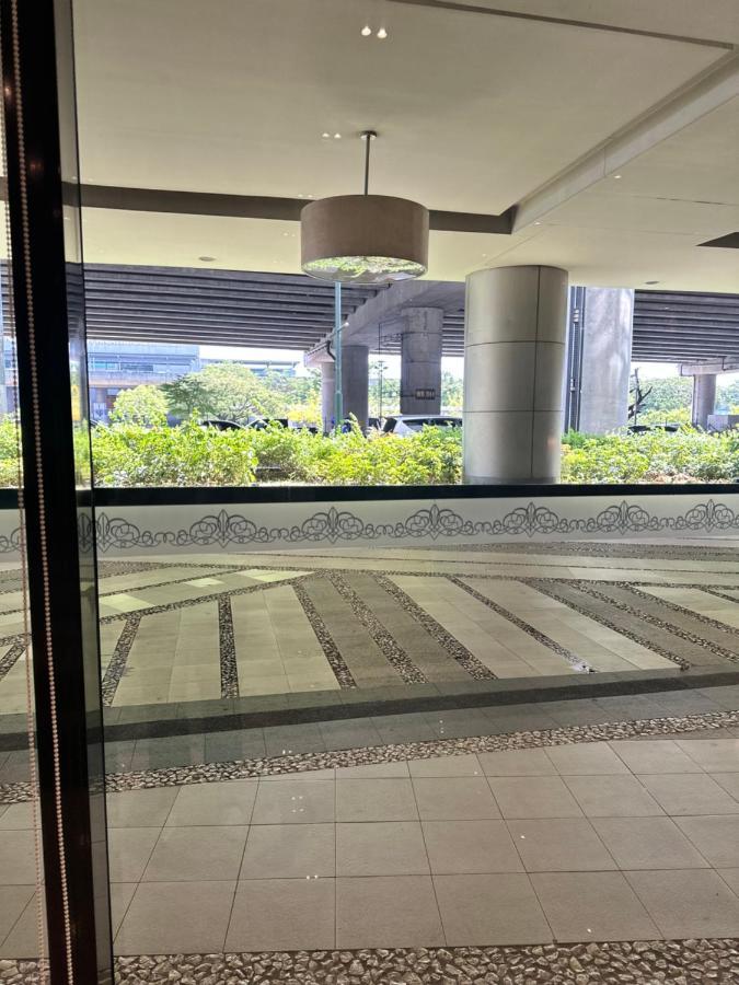 81 Newport Condominium Cluster 5 3A By Rechelle Nunag Pasay Buitenkant foto
